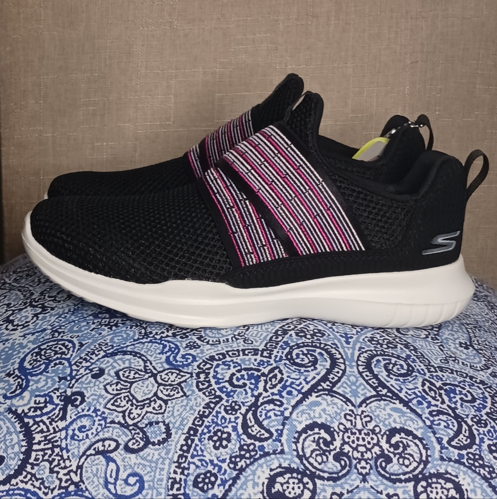 Skechers Performance slip-on shoes black pink NWOT